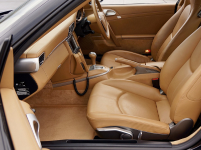 Comment nettoyer un siège en cuir de voiture ?
